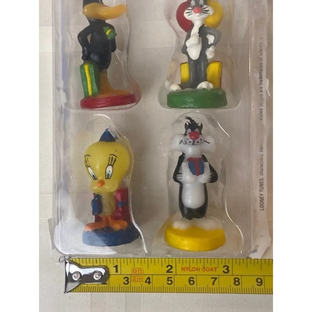 Vintage Looney Tunes Birthday Candles Bugs Bunny Daffy Tweety Sylvester Set of 4